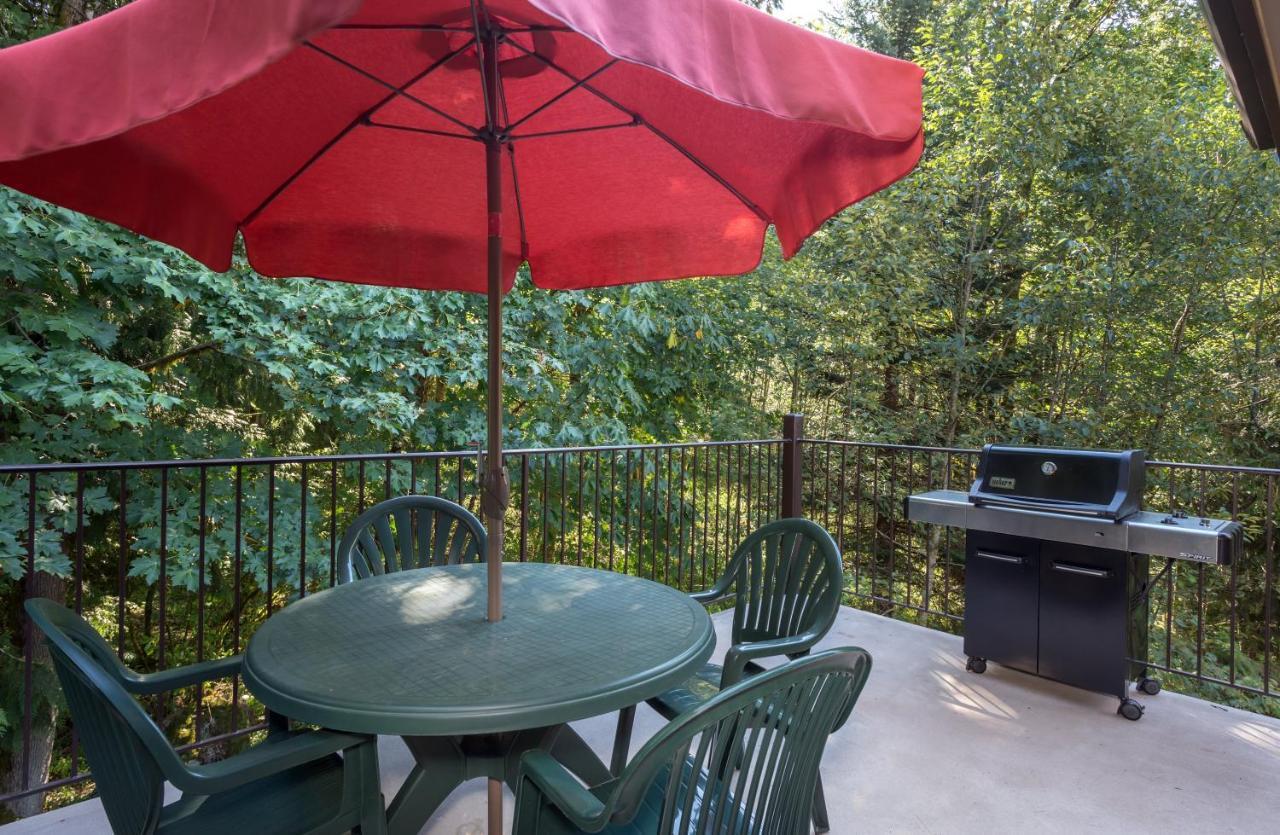 Whispering Woods Resort Welches Экстерьер фото